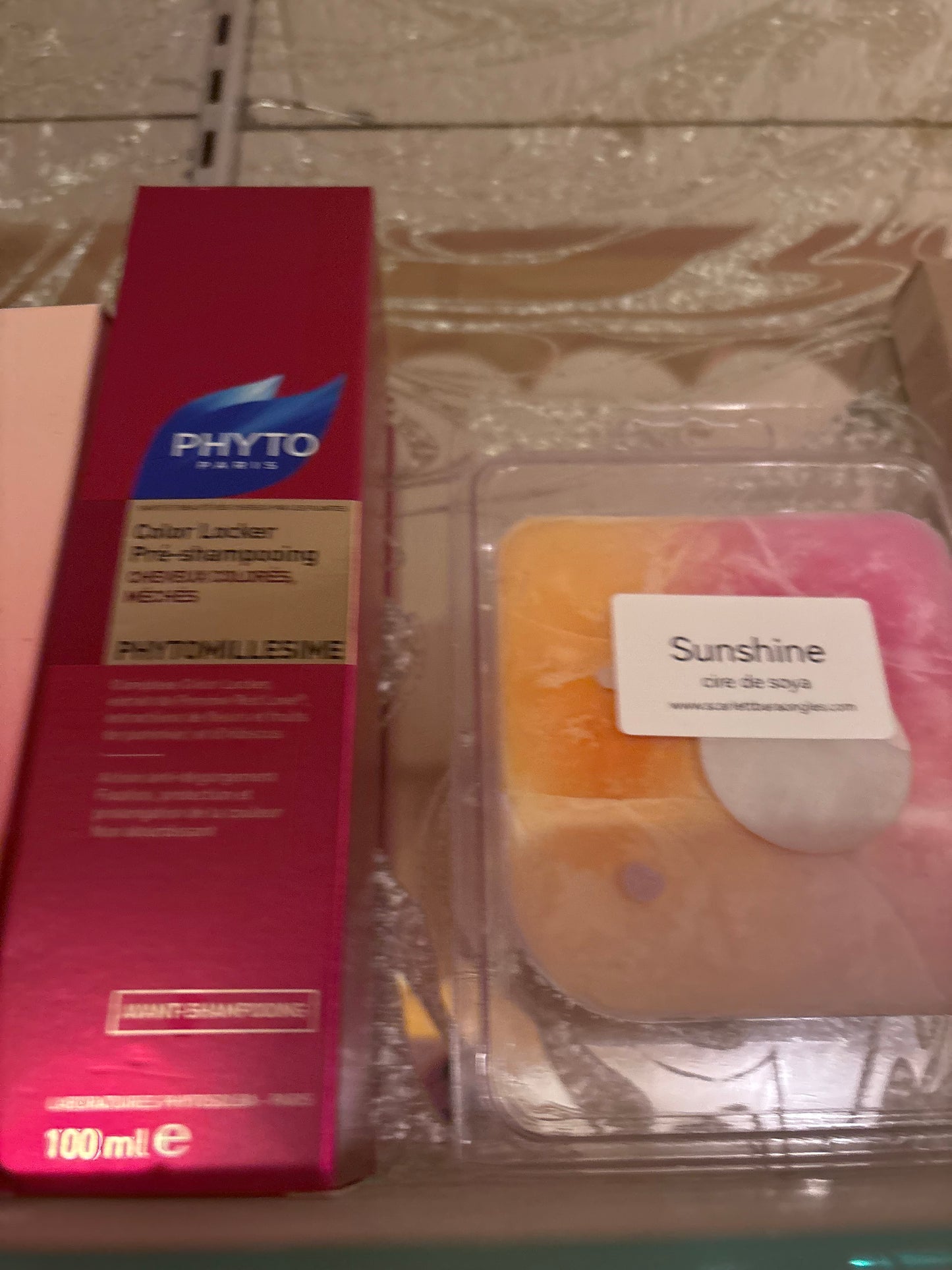 Produits divers: cires Scarlette, phyto, parfums, crayons personalisables, sels exfoliants