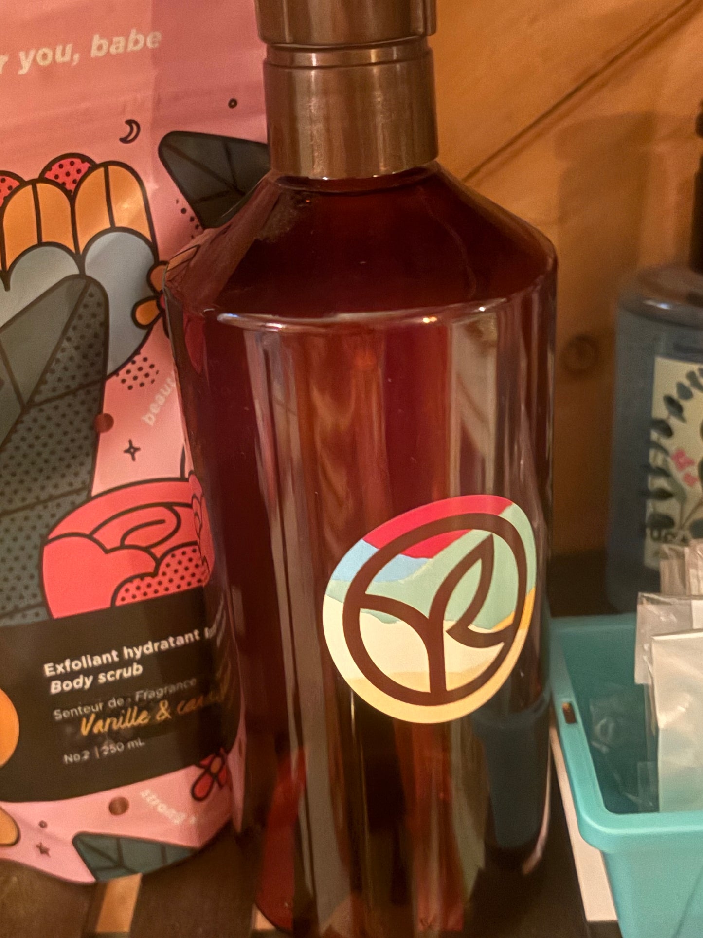 Produits divers: cires Scarlette, phyto, parfums, crayons personalisables, sels exfoliants