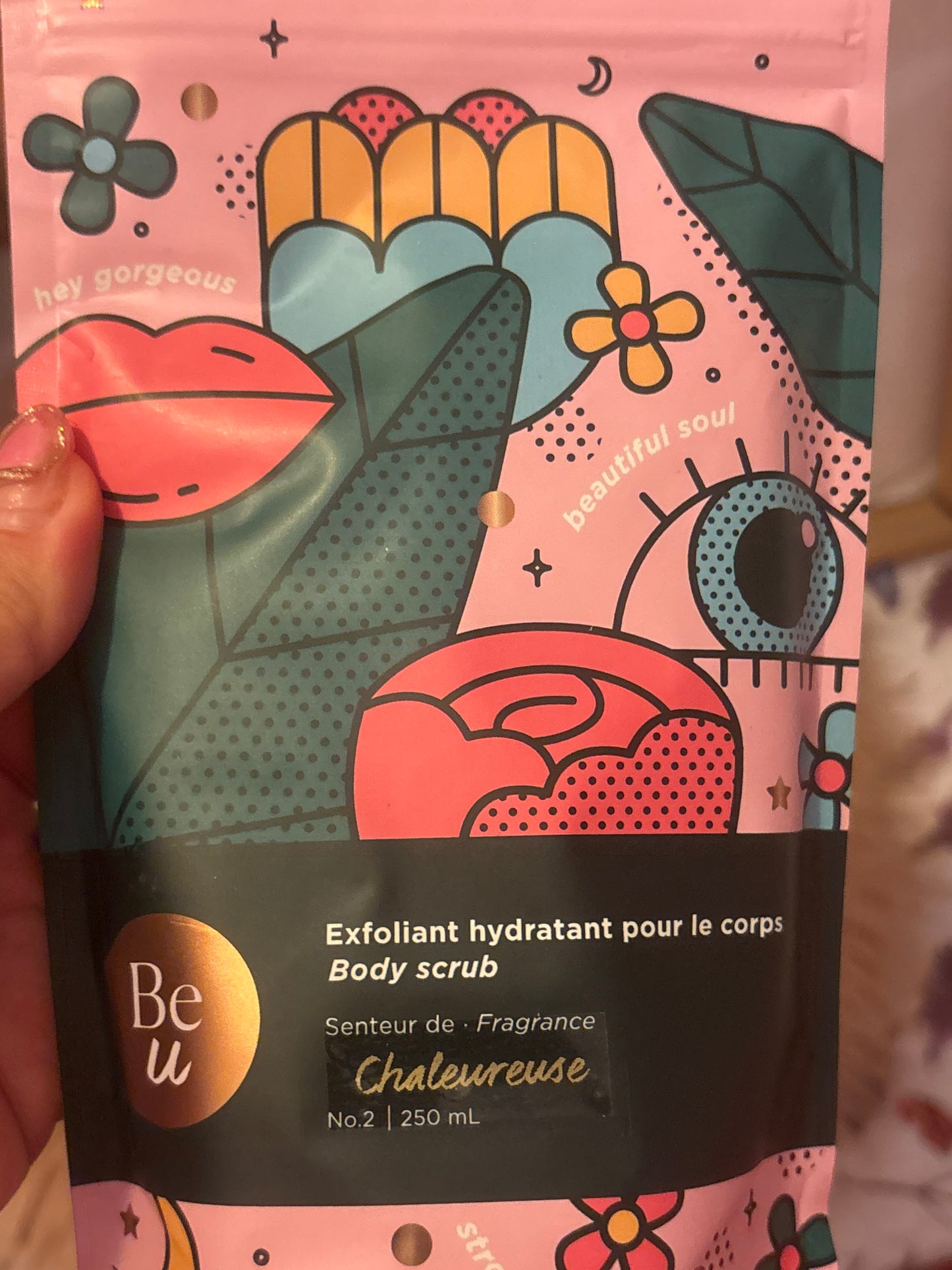 Produits divers: cires Scarlette, phyto, parfums, crayons personalisables, sels exfoliants