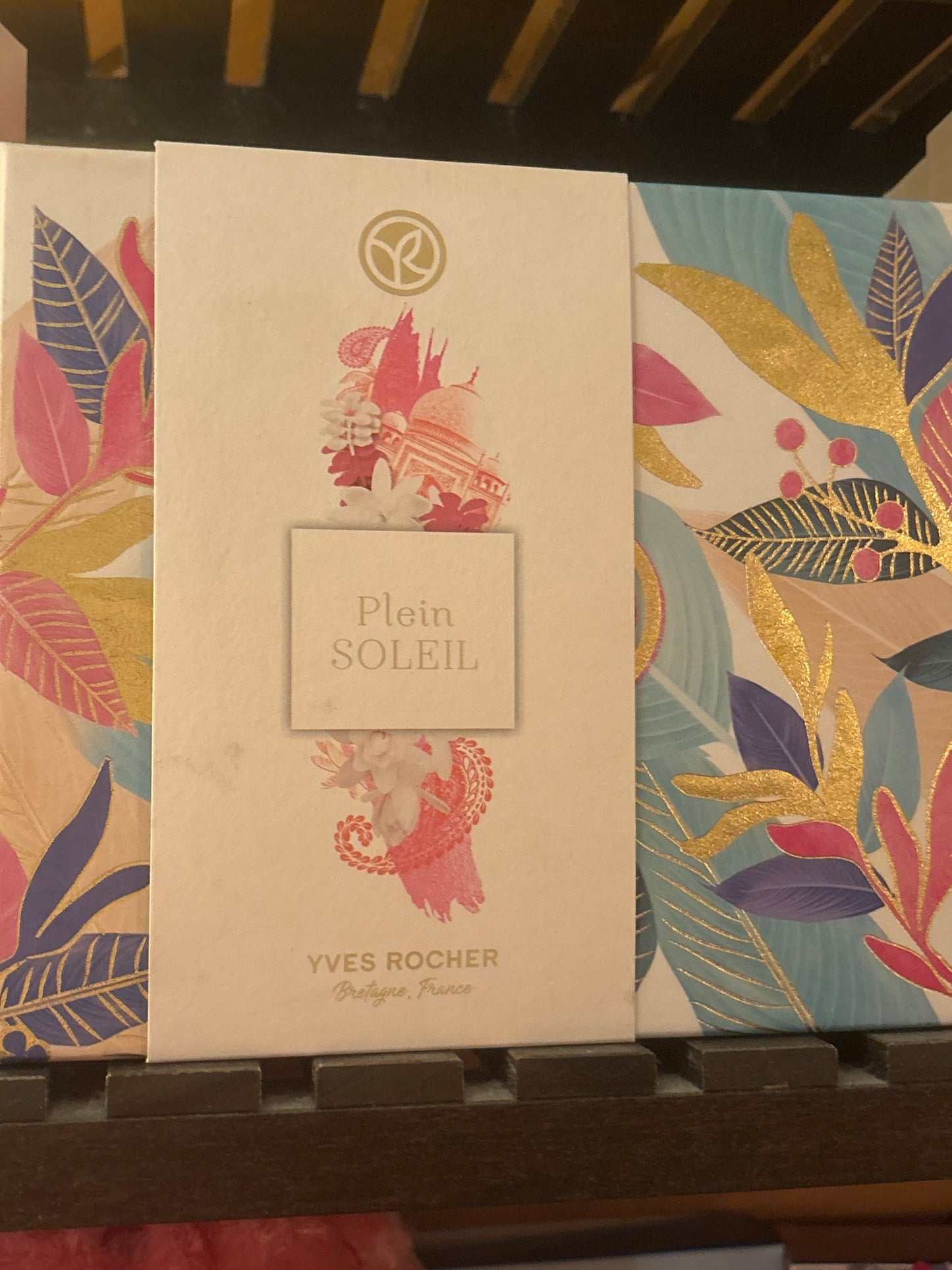 Produits divers: cires Scarlette, phyto, parfums, crayons personalisables, sels exfoliants